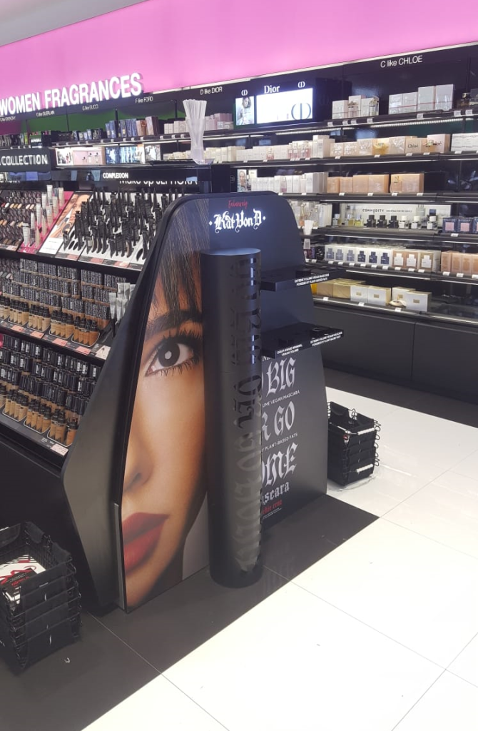 kat von d gondola installation (1)