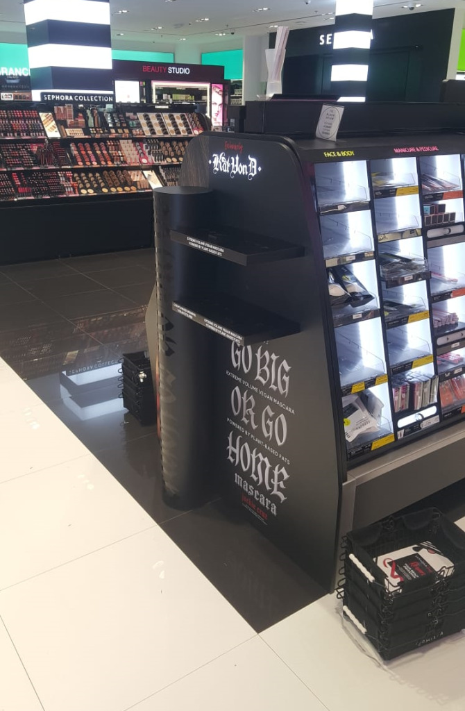 kat von d gondola installation (3)