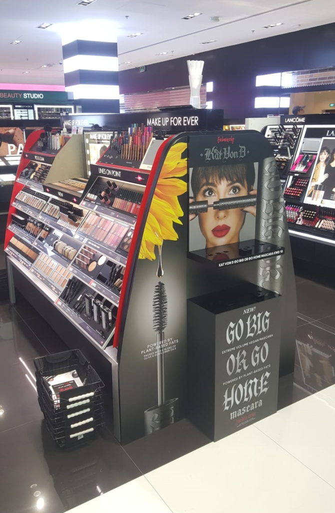 kat von d gondola installation (4)
