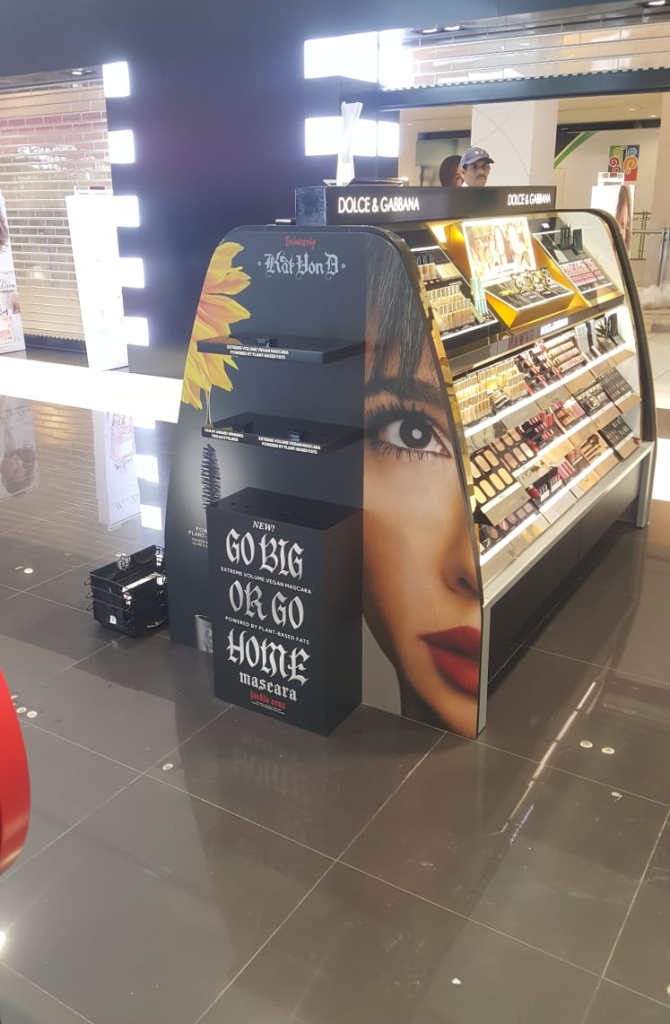 kat von d gondola installation (6)