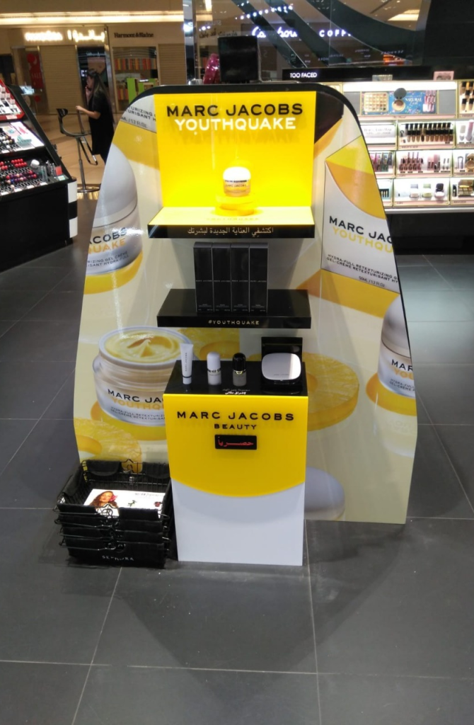 marc jacobs gondola end installation (2)