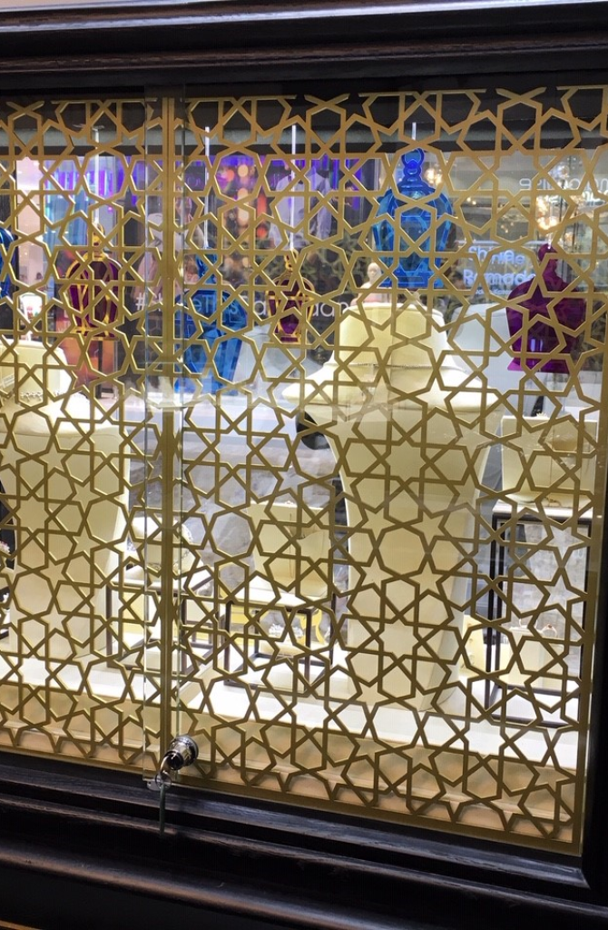 window display back